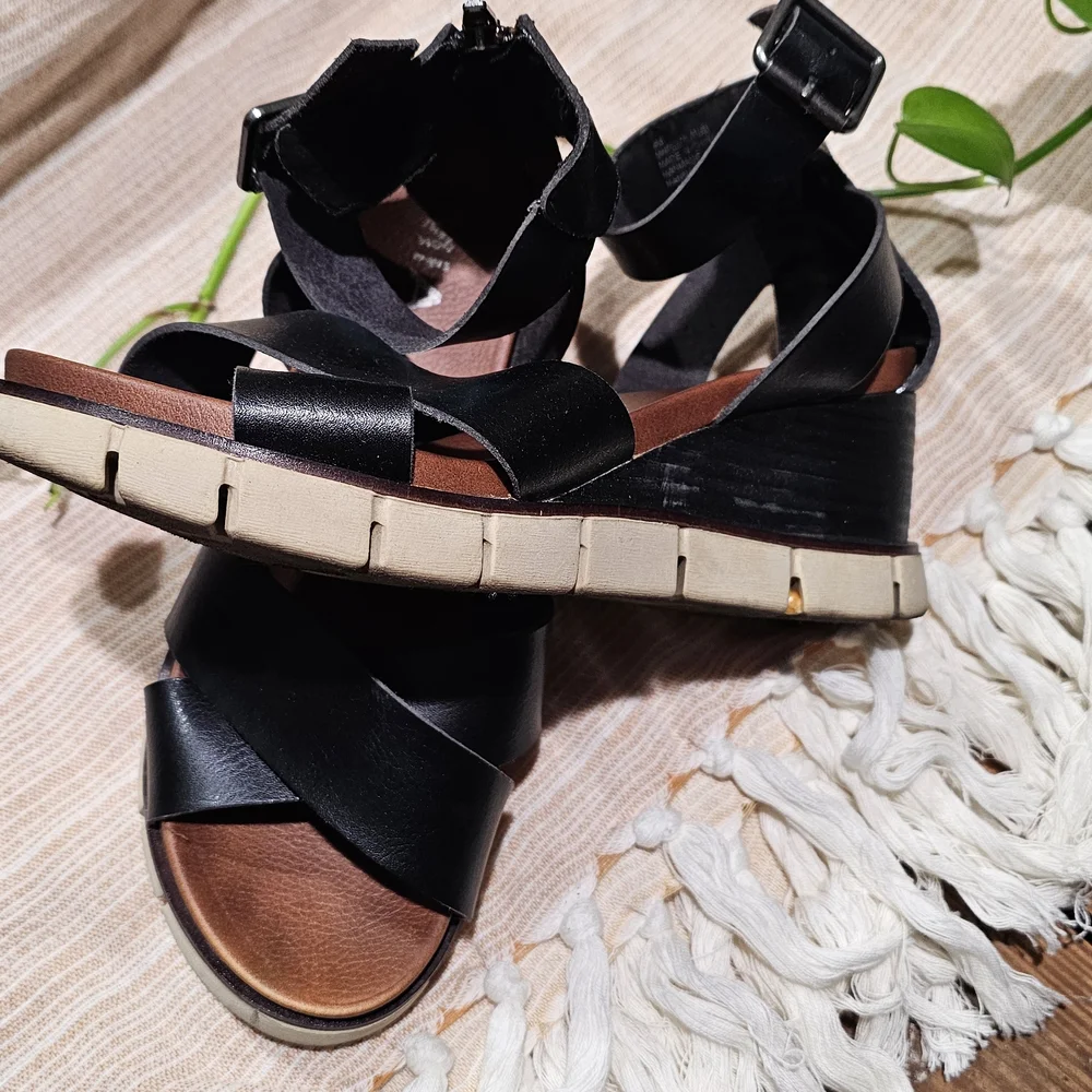 Stylish Black Sandals